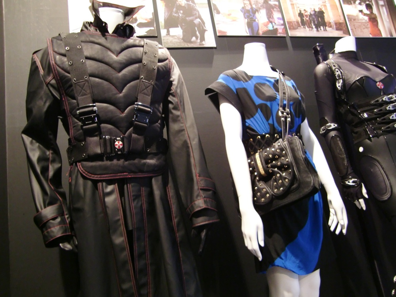 Illustration for article titled Milla Jovovich Isn't in Japan, But Her Clothes Are
